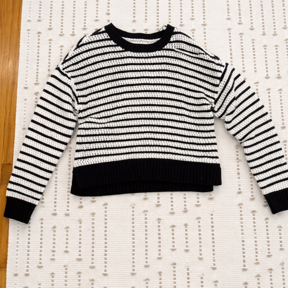 Aeropostale Black and White Striped Sweater